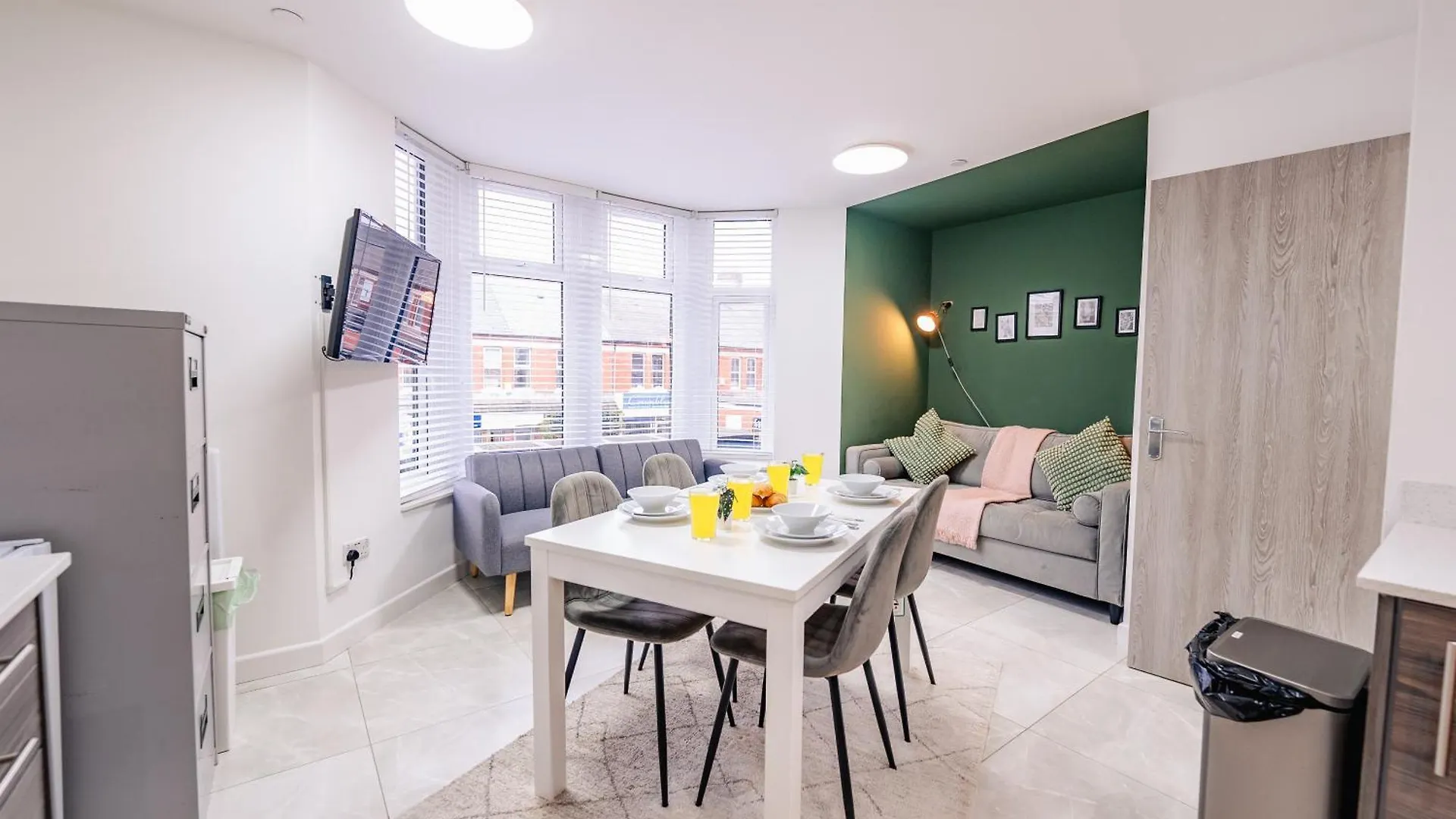 קארדיף Spacious & Modern - One Bed Flat 0*,  בריטניה